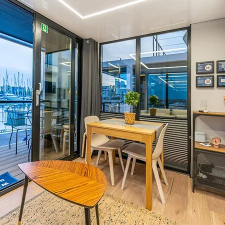 The Homeboat Company Sant'elmo-cagliari ספינת מלון קליארי