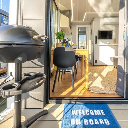 Botel The Homeboat Company Sant'elmo-cagliari *