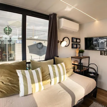 The Homeboat Company Sant'elmo-cagliari Ботель