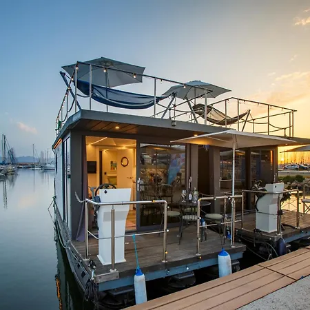 Botel The Homeboat Company Sant'elmo-cagliari