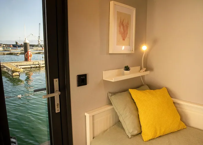 The Homeboat Company Sant'elmo-cagliari Ботель *