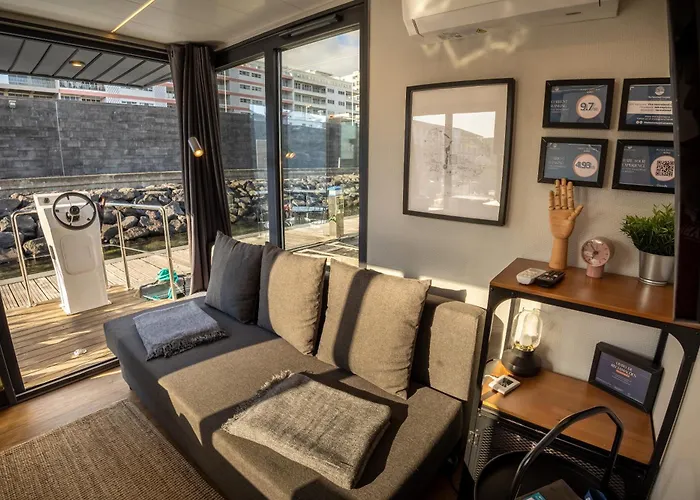 The Homeboat Company Sant'elmo-cagliari Ботель Кальяри