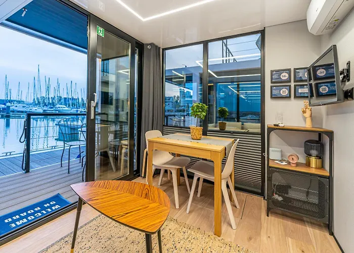 The Homeboat Company Sant'elmo-cagliari Ботель Кальяри